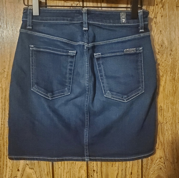 NWOT 7 FOR ALL MANKIND Dark Wash Front Pocket Denim Mini Skirt - Size 25 - Picture 4 of 7